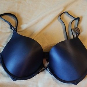 Navy victoria secret bra 32d NWT super padded